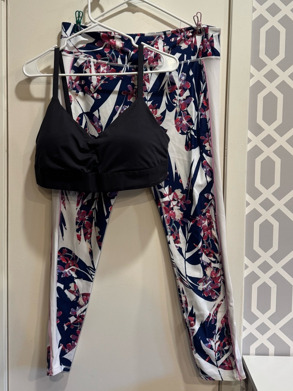 XXL Fabletics Navy White & Pink Floral Sports Bra and Leggings Set